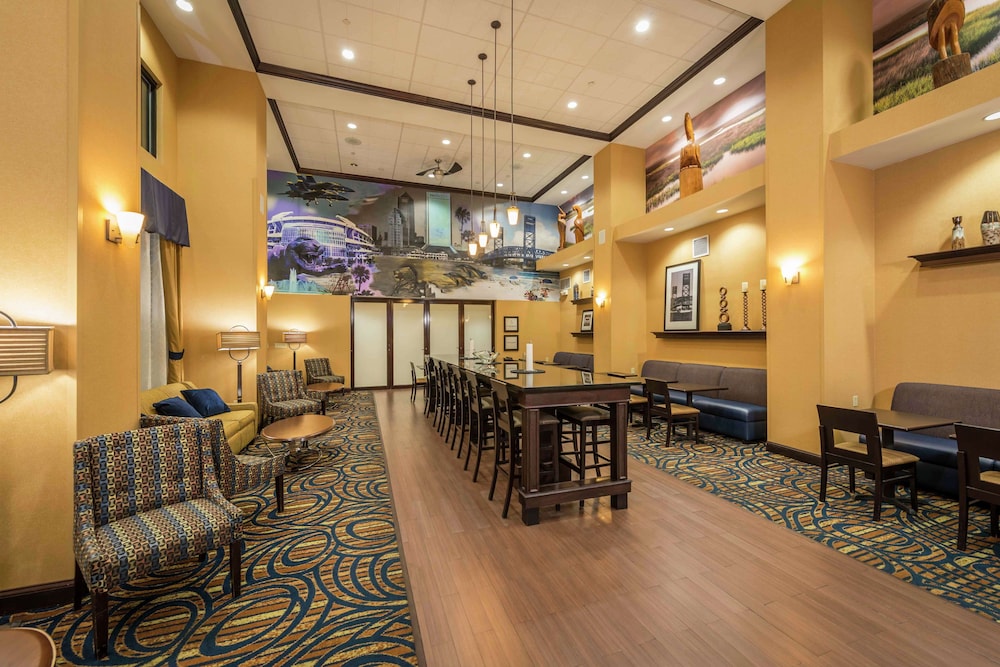 Hampton Inn & Suites Jacksonville South Bartram Park - photo 4