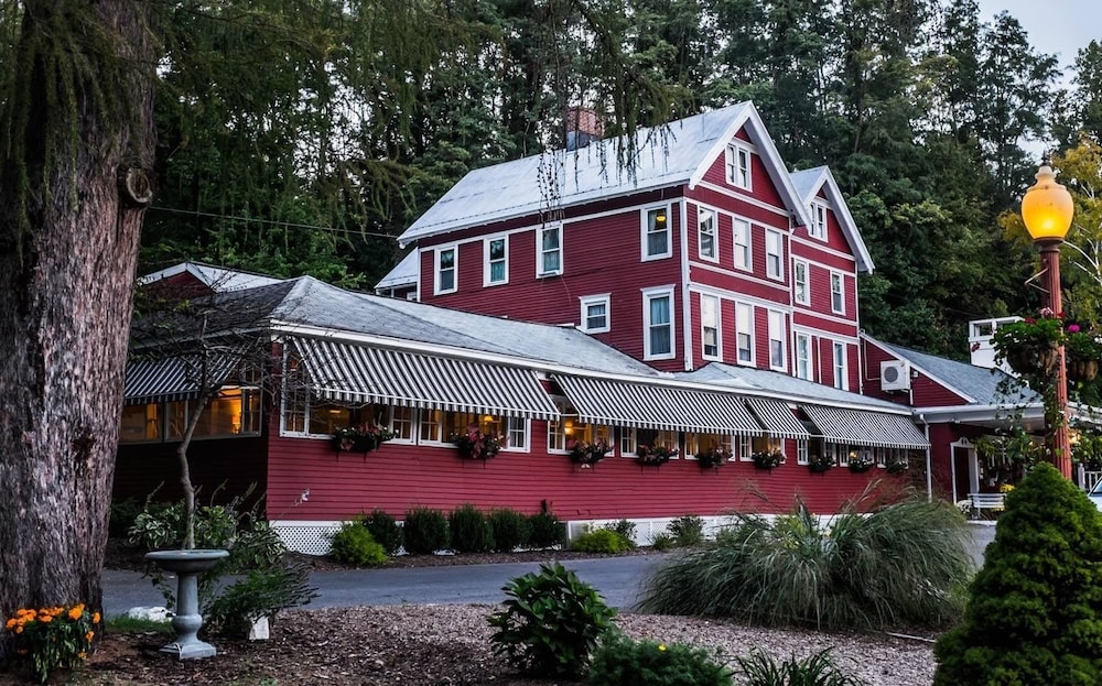 Springside Inn - photo 24