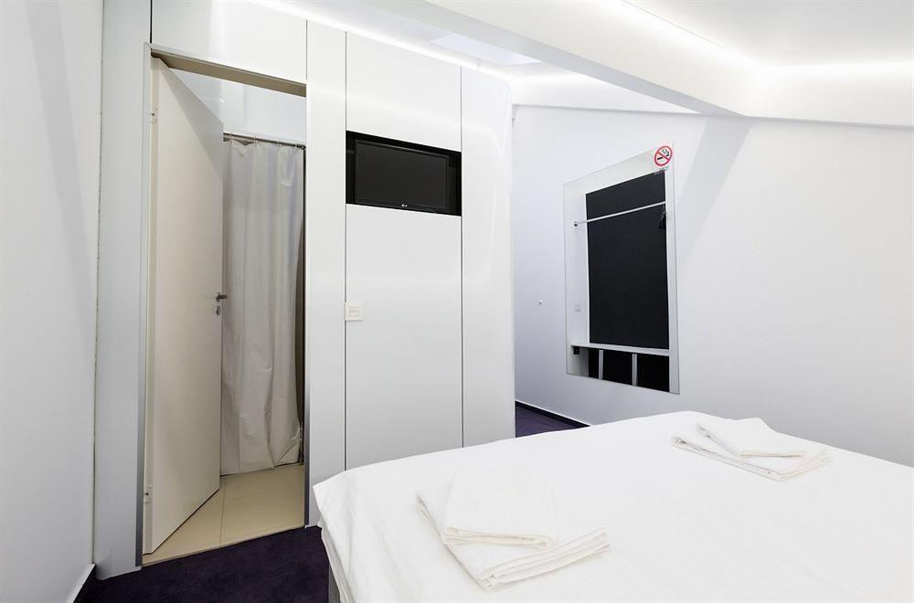 Sleepbox Hotel - carbon neutral hotel in Moscow