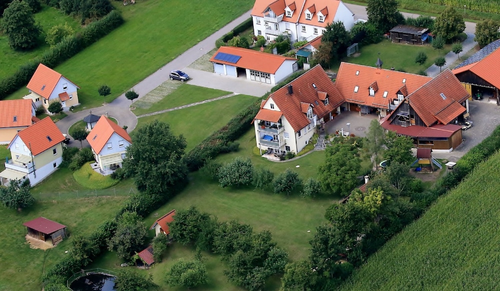 Ferienanlage Karolinenhof 2 — 4-Star Luxury Hotel in Haundorf, Germany