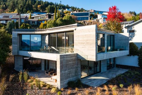 Edinburgh Heights by Sothebys Luxury Rental Homes — 4-Star Luxury Hotel in Queenstown, New Zealand