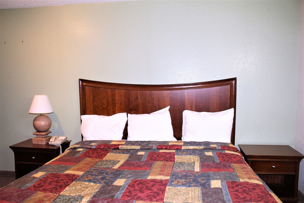 Airport Inn Chattanooga - photo 34