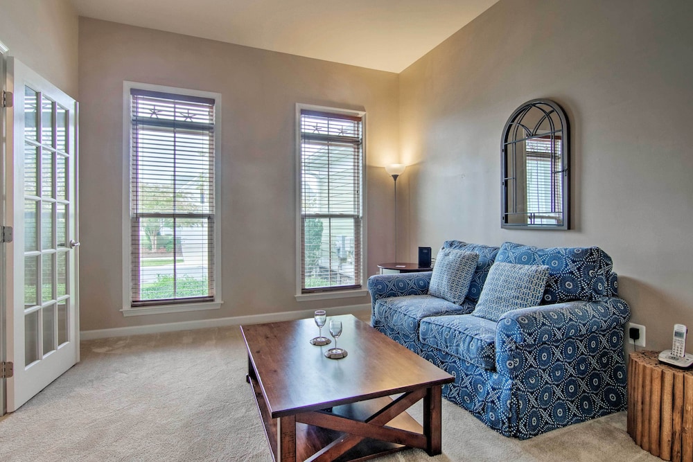 Great for Groups: Bayside Resort Home w Patio - photo 5