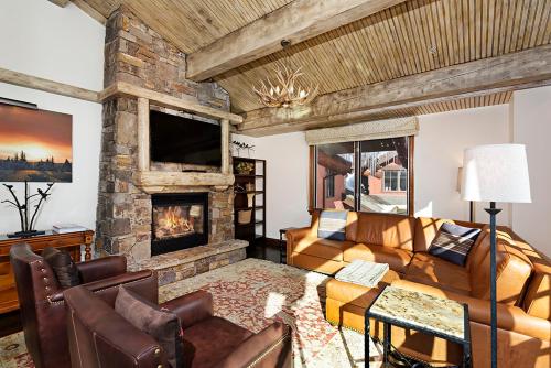 The Ritz Carlton Club 3 Bedroom Penthouse 4301 Ski in & Ski out Resort in Aspen Highlands