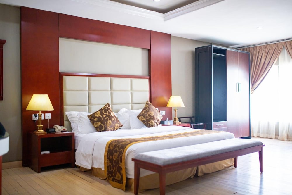 Hotel Sunshine — 4-Star Luxury Hotel in Enugu, Nigeria