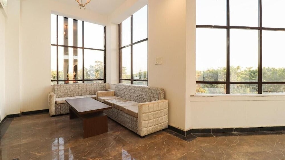 Hotel Geeta Garden — hotel in Unnao