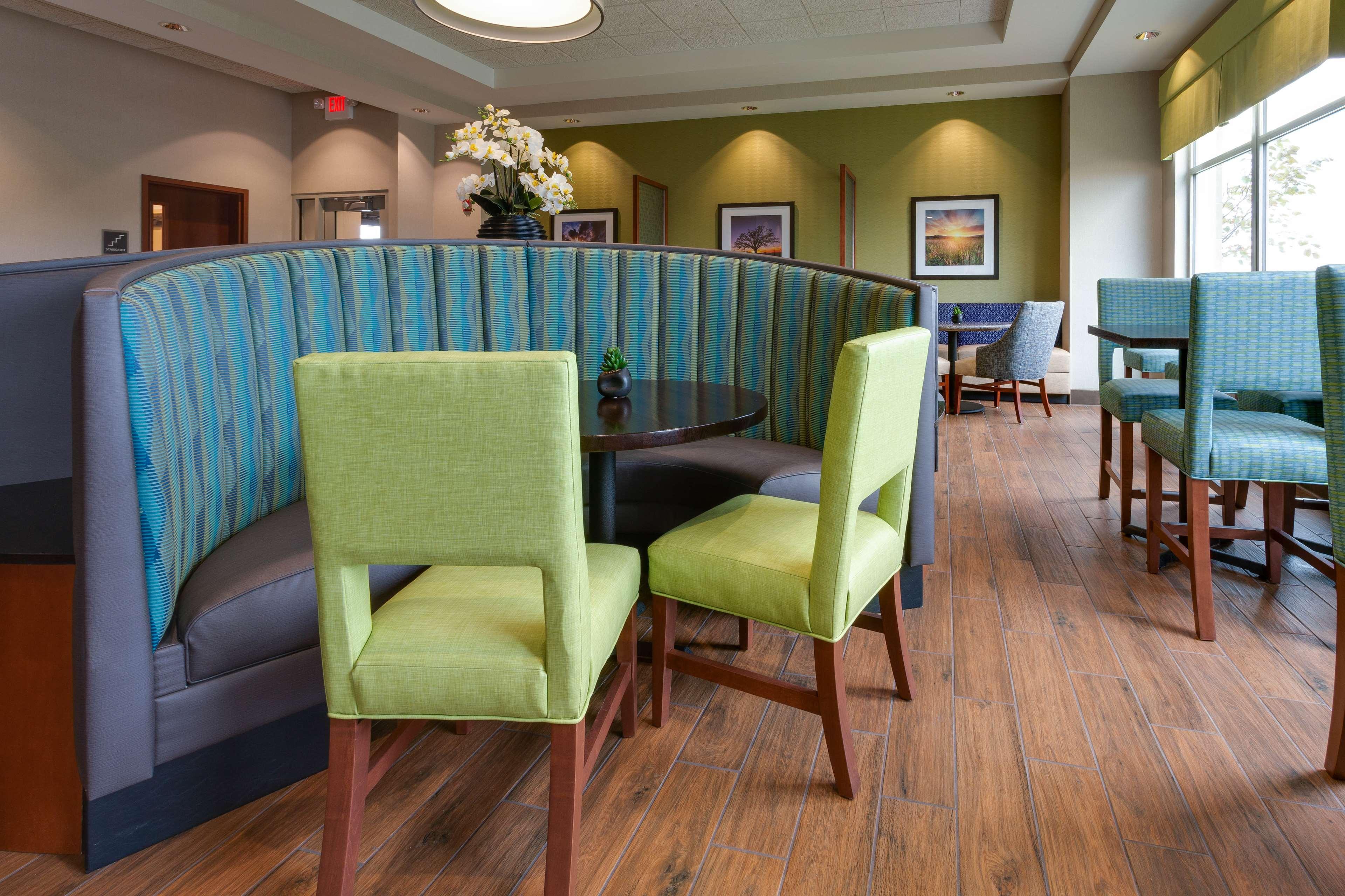 Howard Johnson Inn Columbia - photo 33