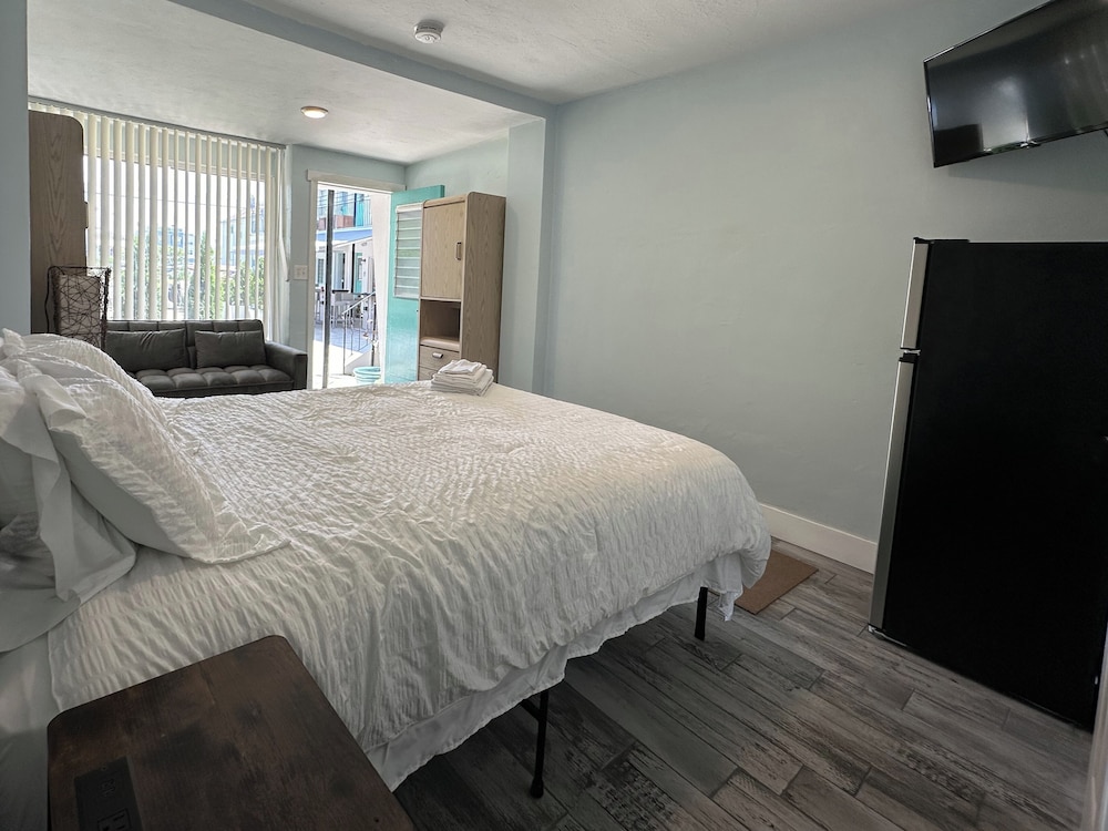 Hotel on Magnolia East - photo 8