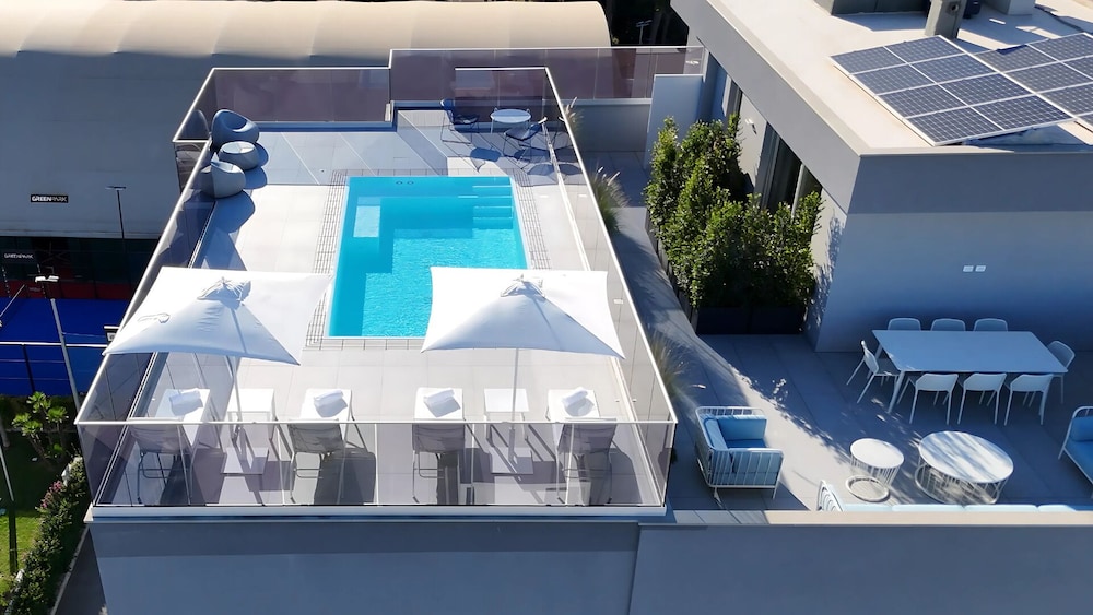 Green Park penthouse Suite & Pool — 4-Star Luxury Hotel in Bari, Italy