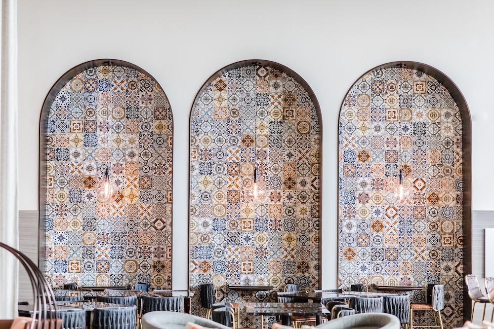 The Cassara Carlsbad Tapestry Collection by Hilton - photo 86