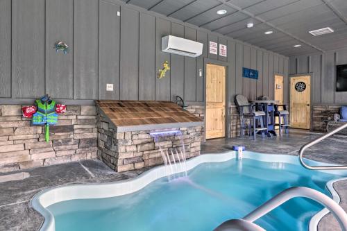 Pool Hot Tub Fire Table Games - last minute hotel in Sevierville