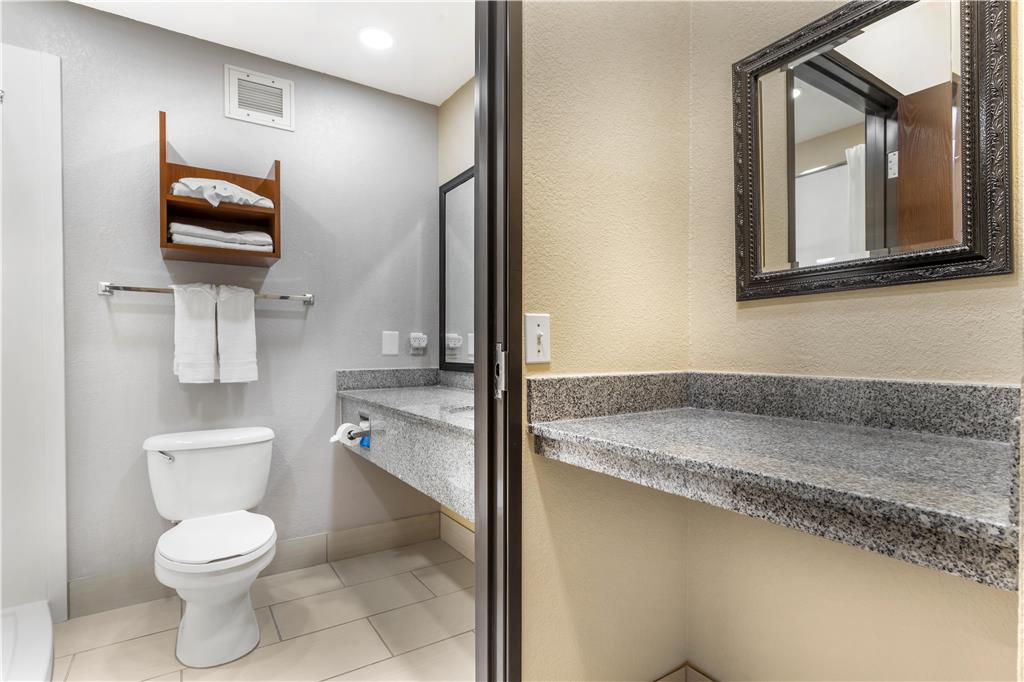 Best Western Plus Yukon - photo 39