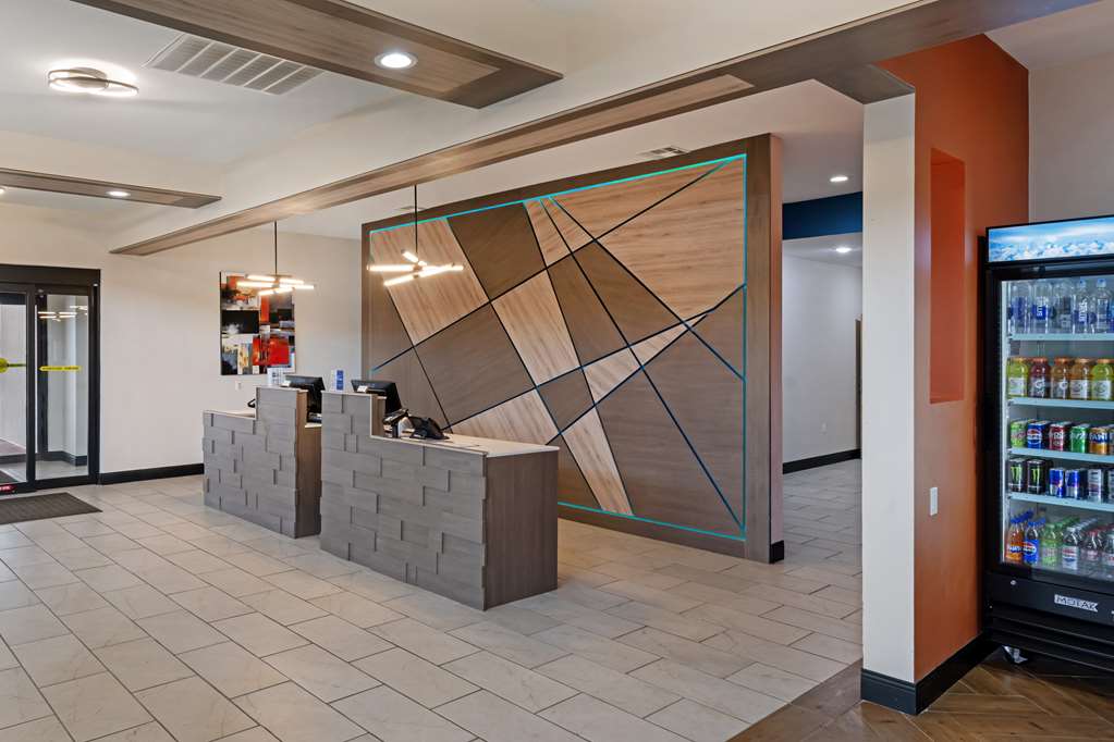 Best Western Plus Executive Residency Carlsbad Hotel - photo 13