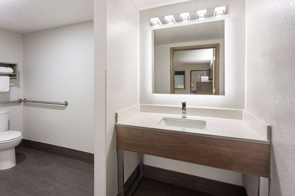 Super 8 by Wyndham Prattville Montgomery - photo 26