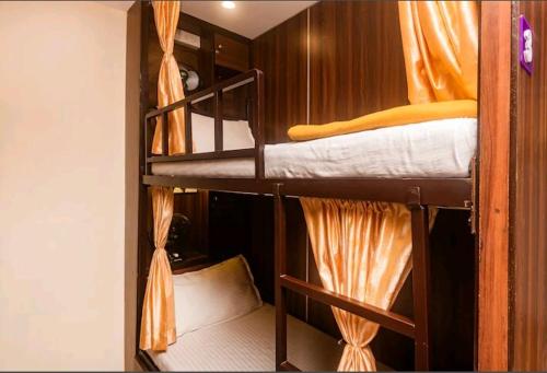 Almas Dormitory Andheri