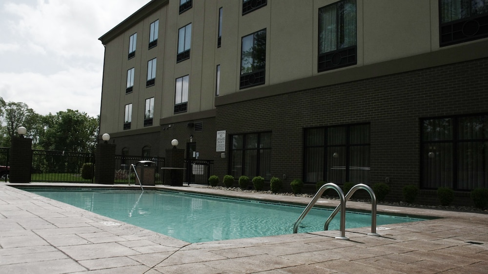 Holiday Inn Express Cleveland Northwest by IHG - photo 19