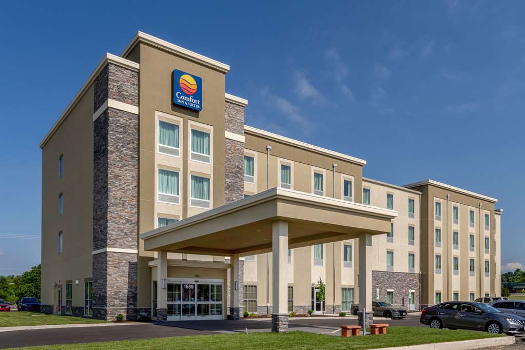 Comfort Inn & Suites Harrisburg Airport Hershey South in Middletown, United States