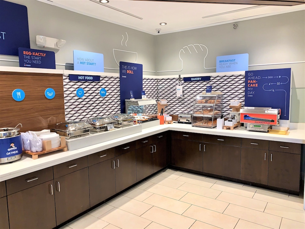 Holiday Inn Express & Suites Chicago Libertyville by IHG - photo 36