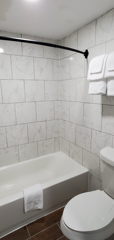 Travelodge by Wyndham Livonia Canton Novi Detroit Area - photo 12