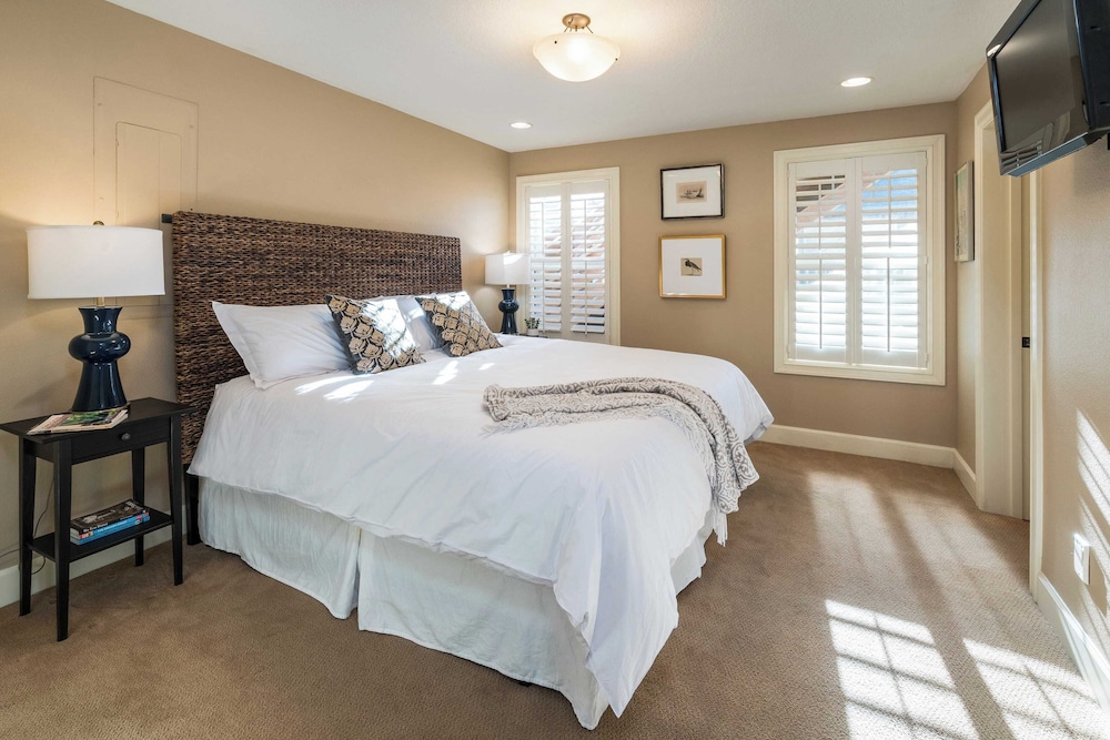 Blue Starfish by Avantstay Ocean Views & Direct Cannon Beach Access - photo 12