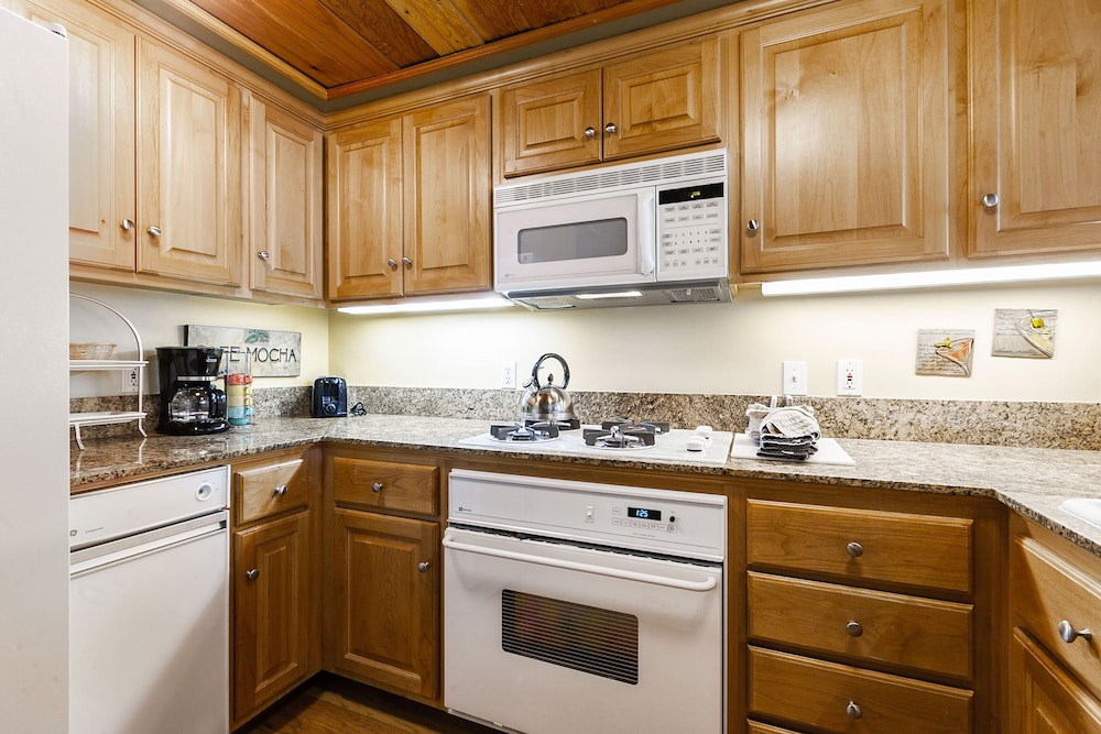 The Caledonian by All Seasons Resort Lodging - photo 92