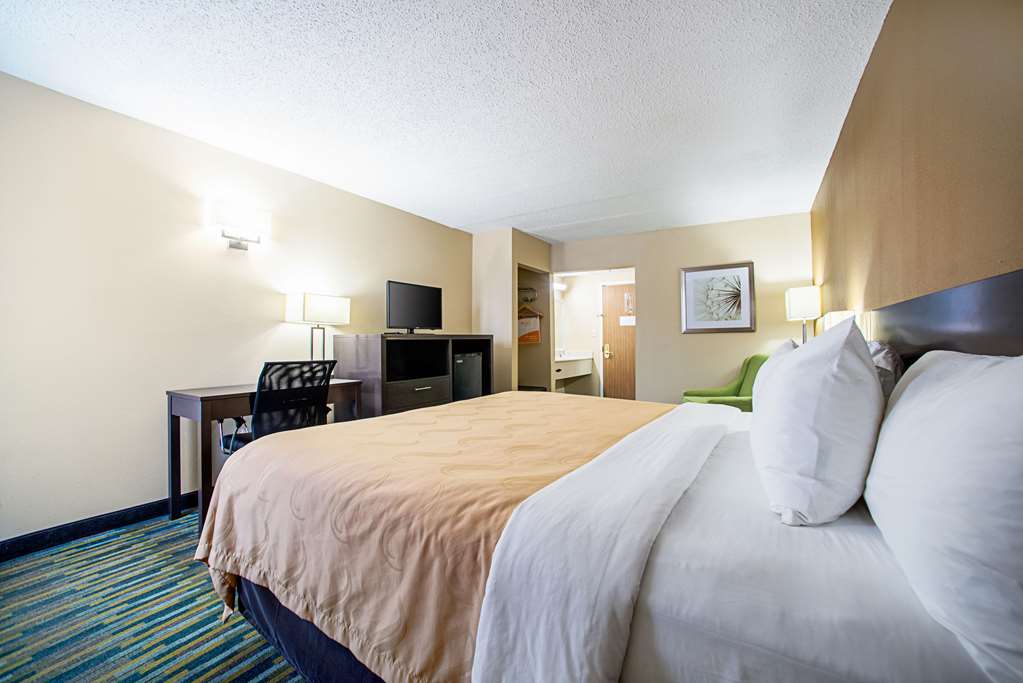 Quality Inn Near Six Flags St. Louis - photo 13