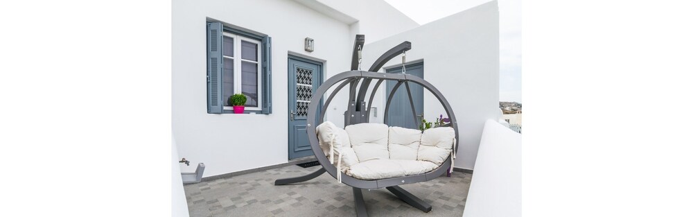 Uncle’s Luxury Adamas Suites — Adamas — photo 2