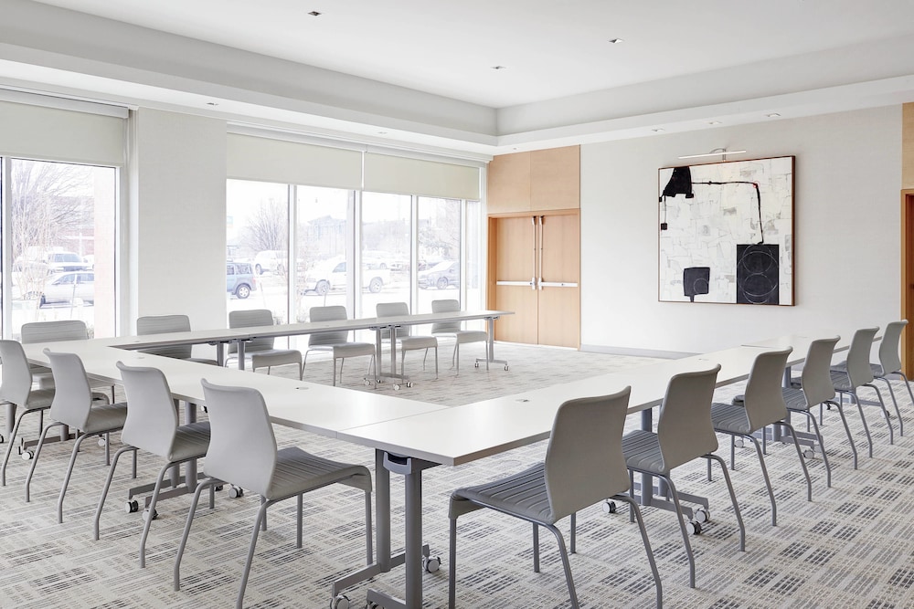 AC Hotel by Marriott Oklahoma City Bricktown - photo 17