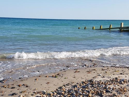 Coast house Norfolk road Littlehampton Free parking driveway — 4-Star Luxury Hotel in Littlehampton, United Kingdom
