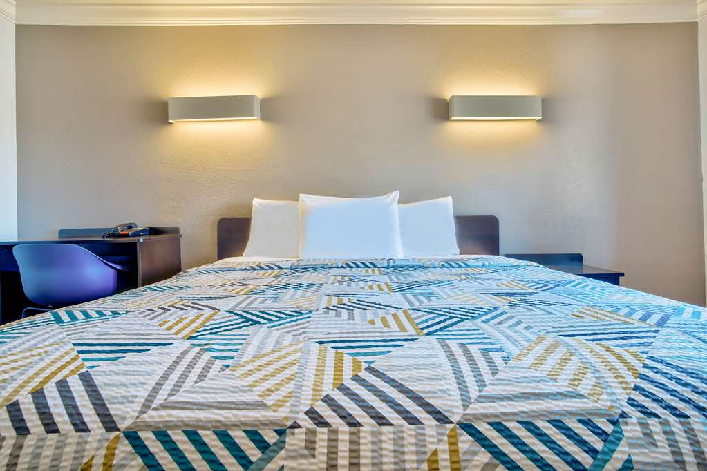 Motel 6 Menifee CA - photo 9