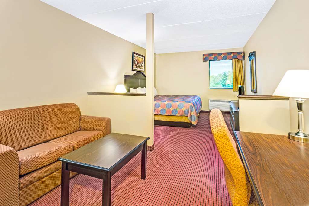 Days Inn & Suites by Wyndham Jeffersonville IN - photo 11