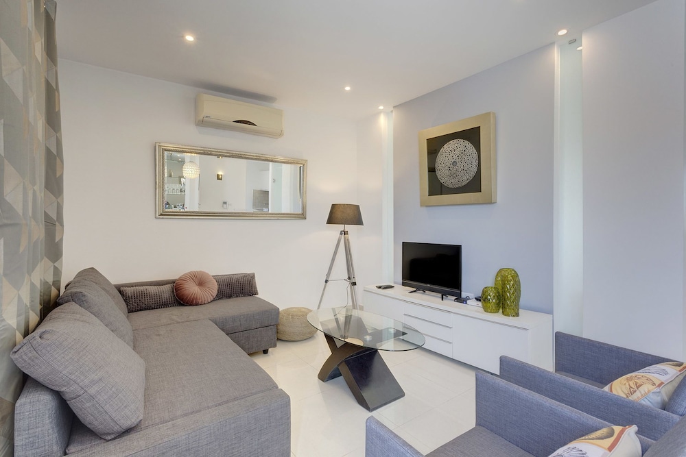 Magical Rooftop Penthouse Best Location in Sliema in Sliema, Malta