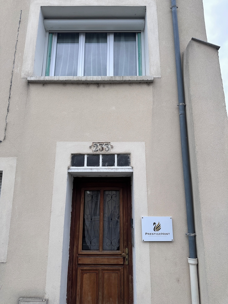 Studio 3 L’Éclat du faubourg Orléans in Orleans, France