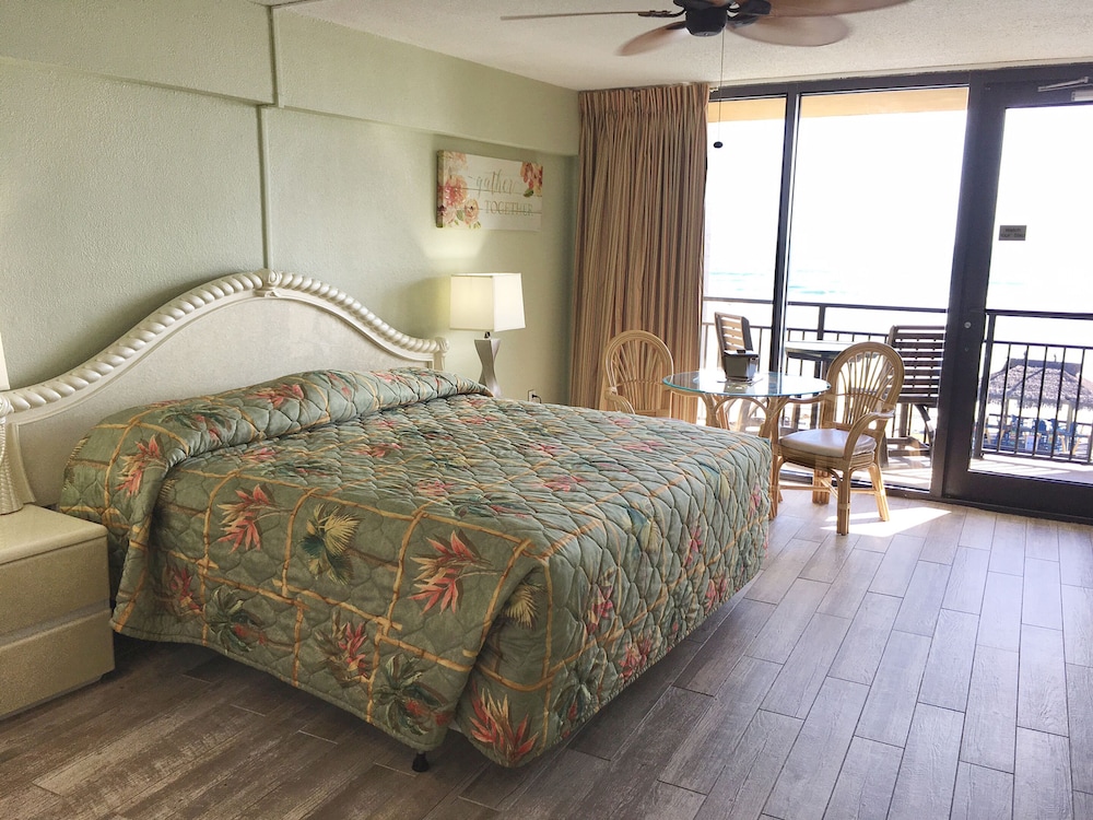 Hawaiian Inn Resort - photo 4