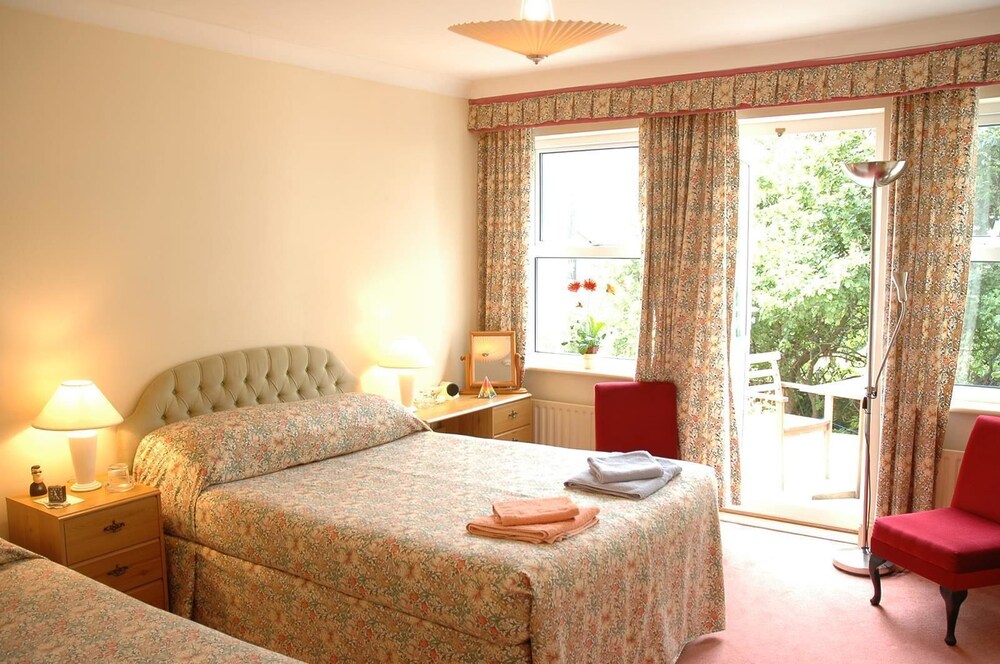 Adastral Hotel — Hove — photo 4