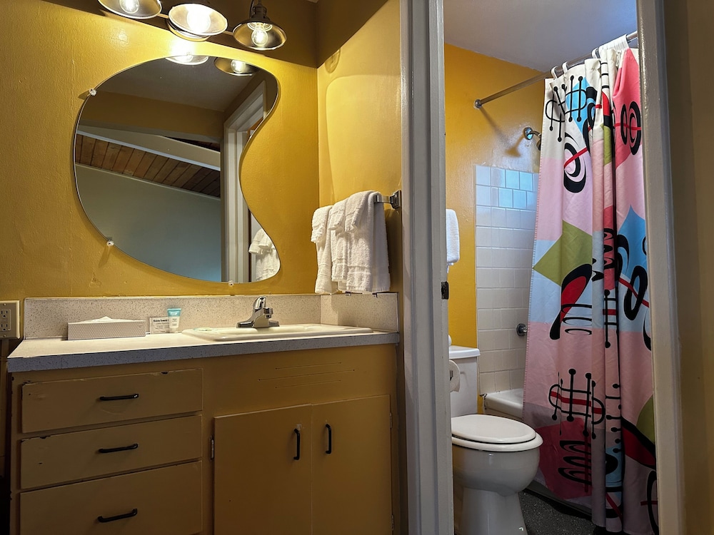 Atomic Motel - photo 44