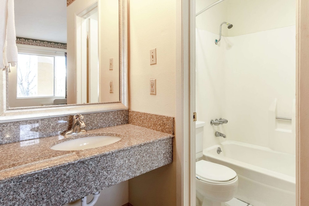 Super 8 by Wyndham Waco North I 35 - photo 28
