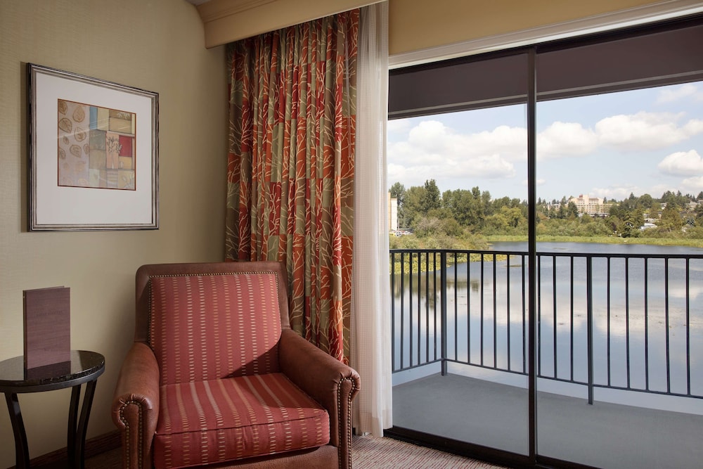 DoubleTree by Hilton Seattle Airport - photo 21
