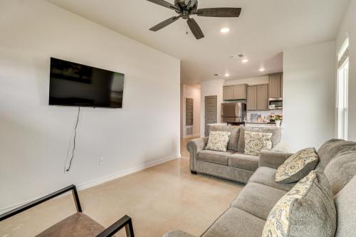 2 Mi To Dtwn Dining Pet Friendly Temple Townhome — Temple
