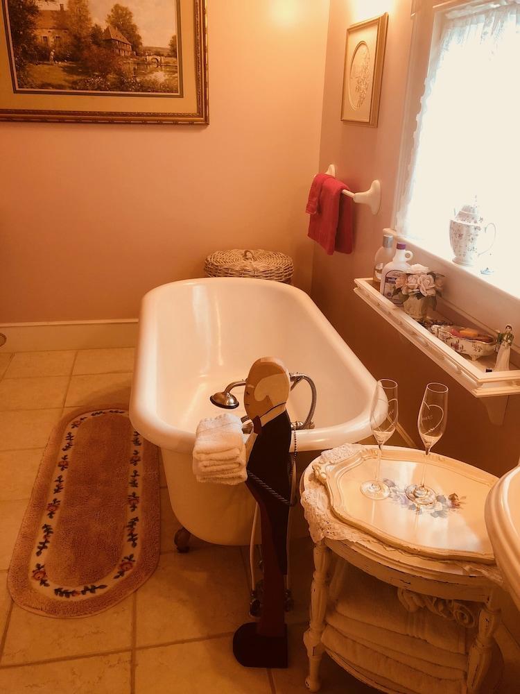 Princess Anne Book Lovers Inn - photo 29