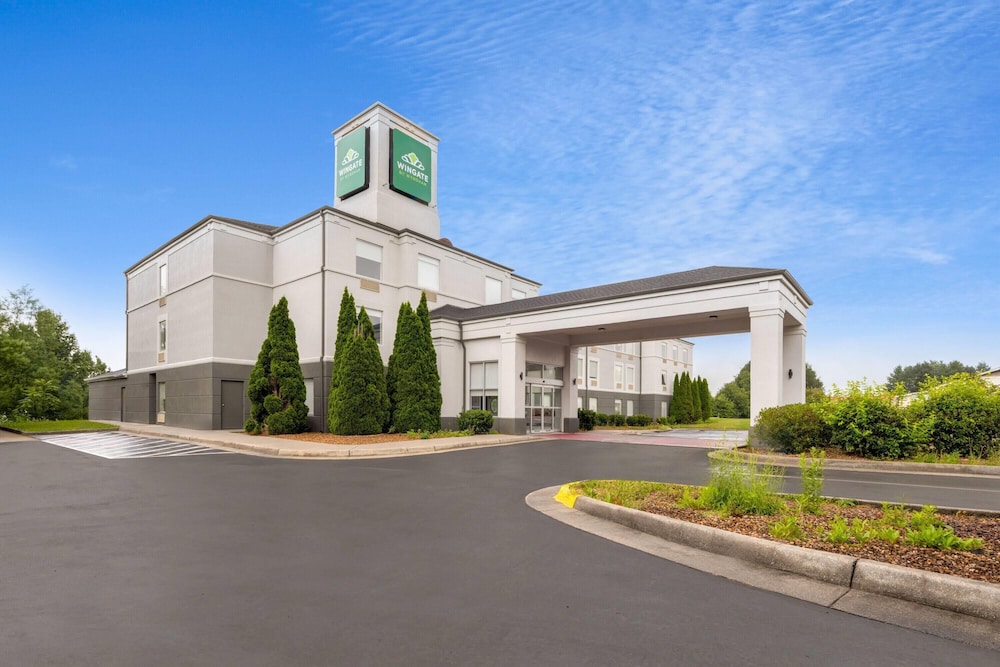 Wingate by Wyndham Dublin Near Claytor Lake State Park - photo 67