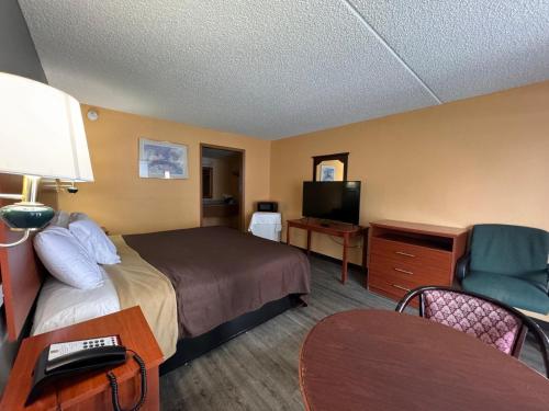 College Inn Spartanburg - photo 2
