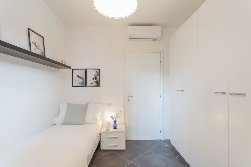 Chiara's Apartment by Rent all Como — 4-Star Luxury Hotel in Como, Italy