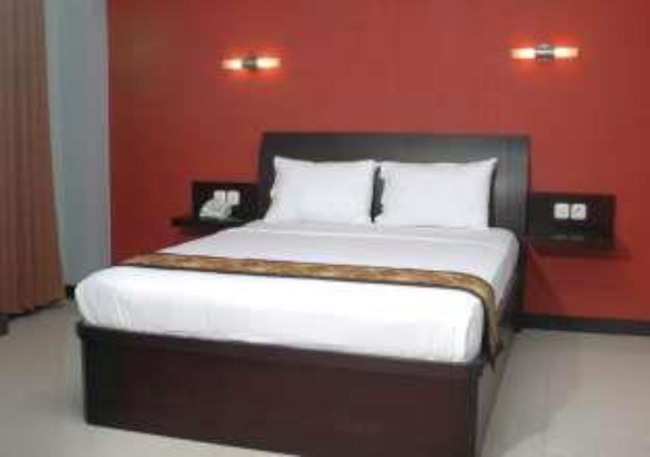 Riez Palace Hotel — Tegal — photo 2