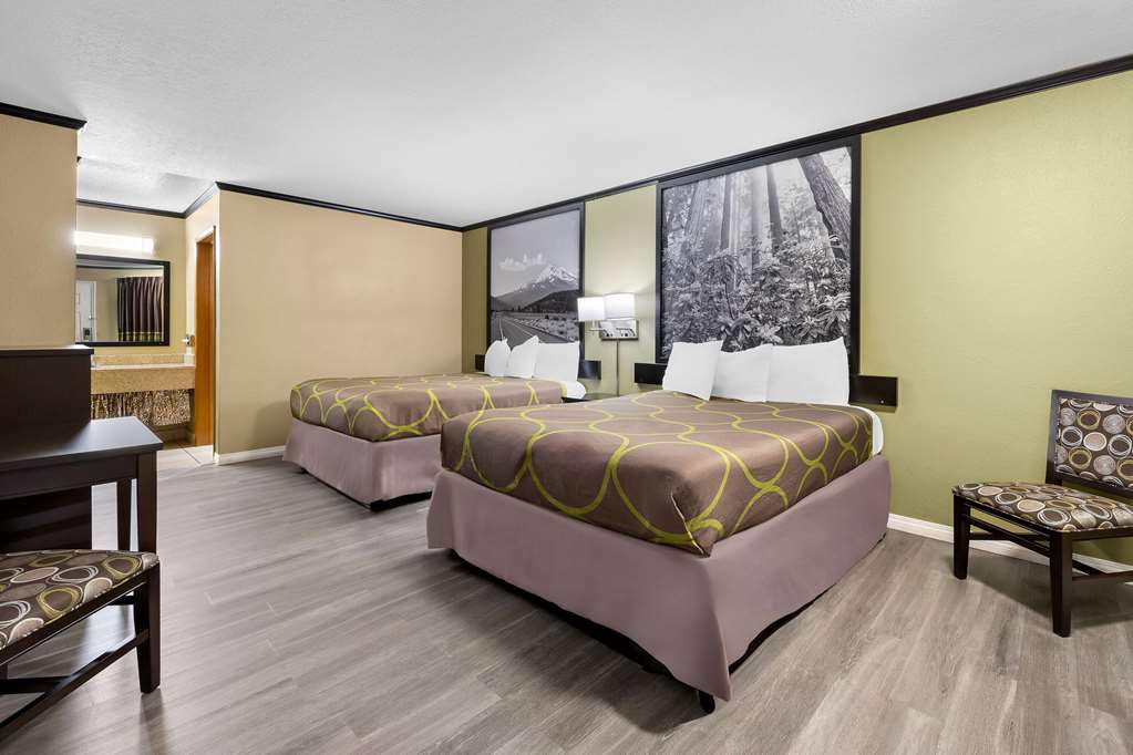 Super 8 by Wyndham Crescent City - photo 14