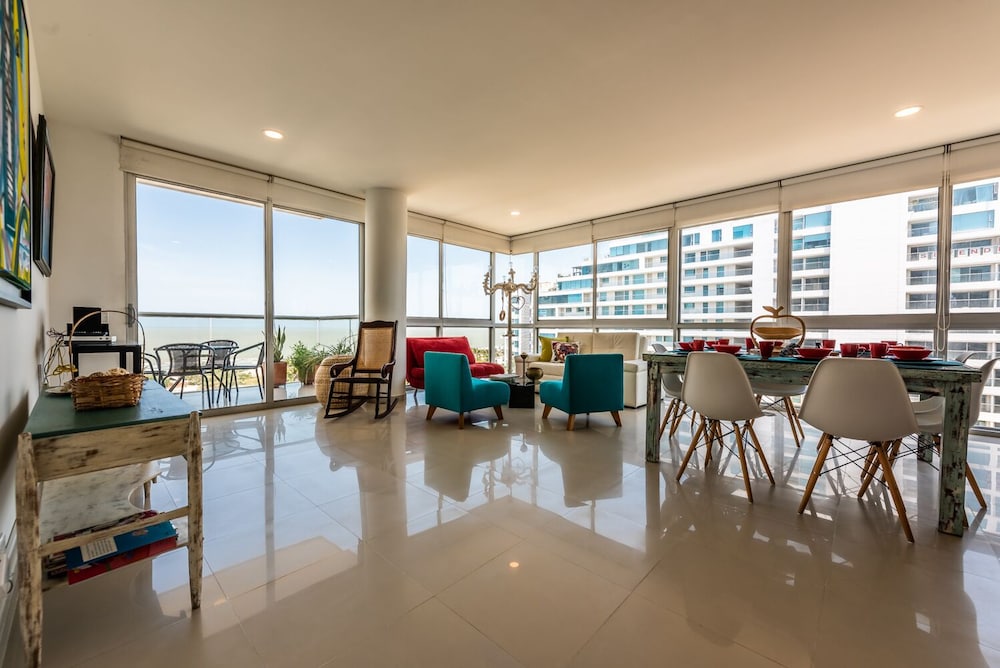 Edificio Morros Vitri Lujo con Panorama — 4-Star Luxury Hotel in Cartagena, Colombia