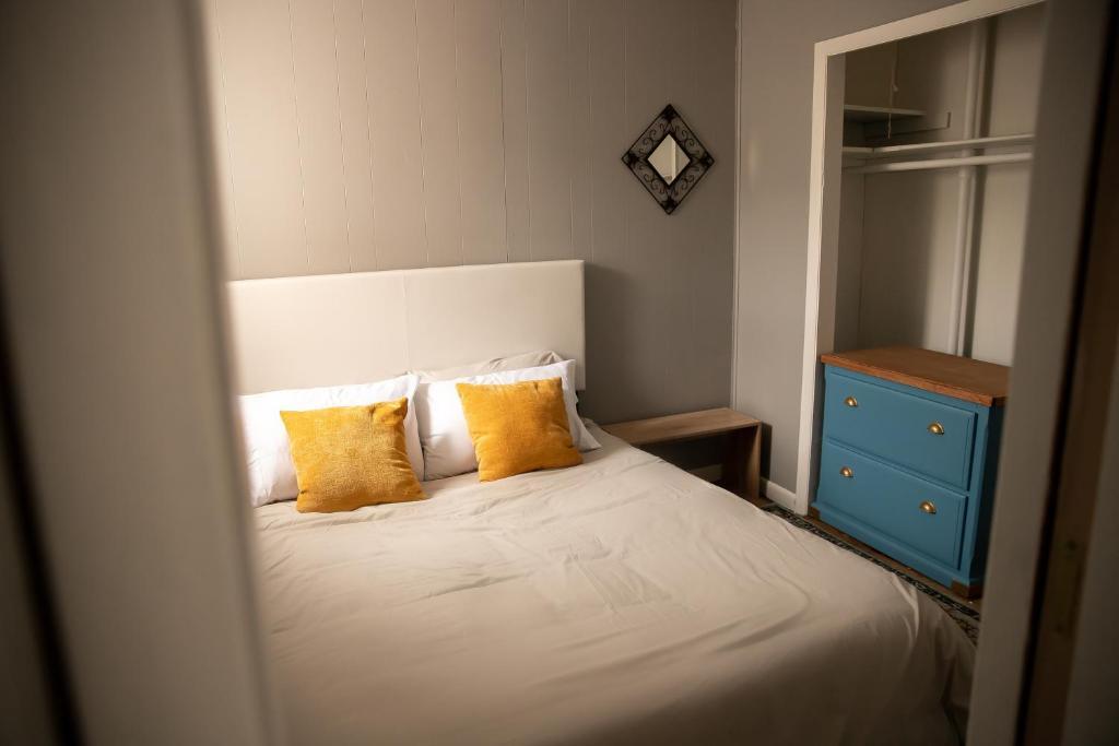 New Listing Bright Bohemian Stay - photo 4