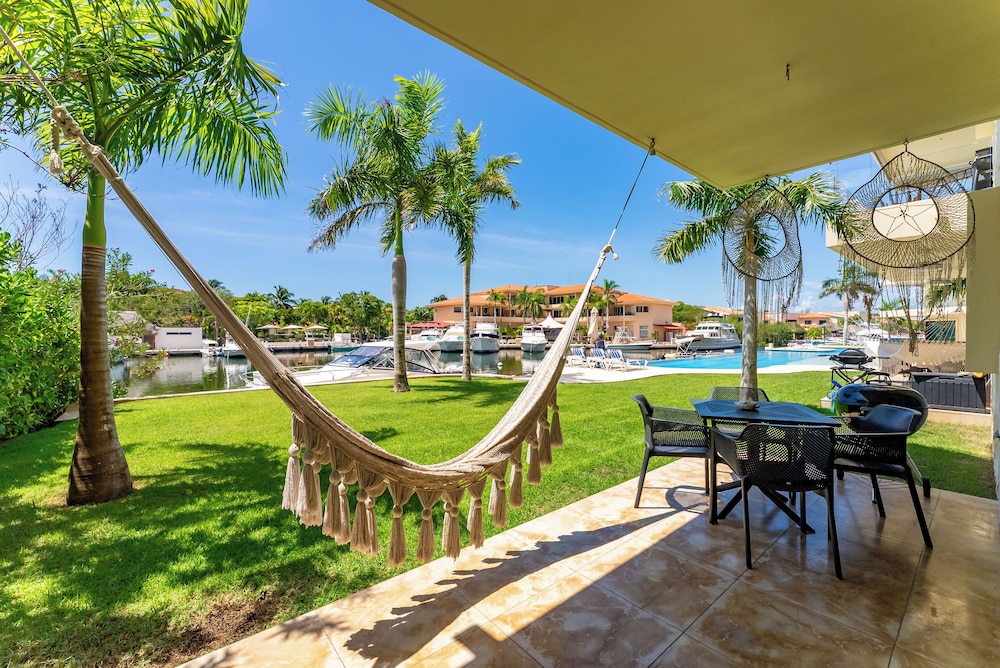 Ground Floor Marina View Infinity Pool Private Terrace Puerto Aventuras — 4-Star Luxury Hotel in Puerto Aventuras, Mexico