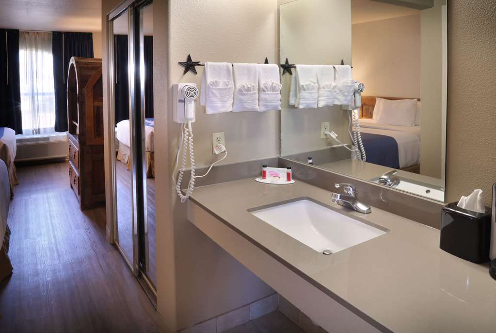 Days Inn & Suites by Wyndham Llano - photo 14