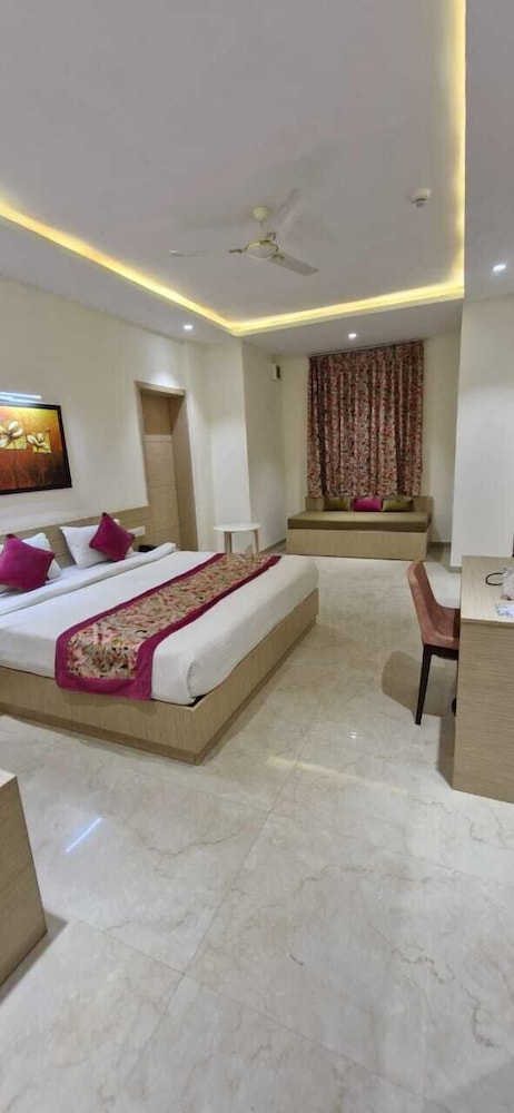 Hotel Grand Vasante in Bhilwara, India
